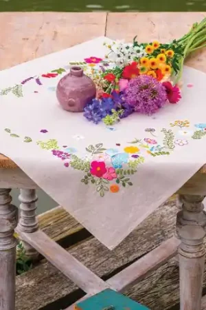 Kit tovaglia da ricamo - Una primavera gioiosa - Vervaco Compra Adesso