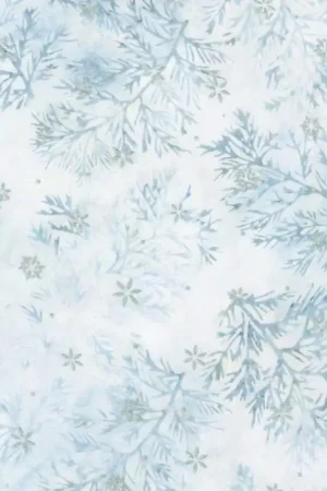 Promo Stagionale Artisan Batiks: Winter Pines, Ice by Lunn Studios, tessuto batik azzurro chiarissimo con foglie - Robert Kaufman