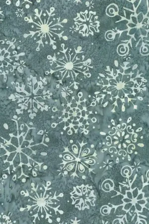 Ultimissimo Modello Artisan Batiks: Winter Pines, Shale by Lunn Studios, tessuto batik grigio scuro con fiocchi di neve - Robert Kaufman