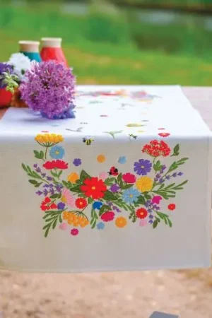 Consegna Rapida Kit runner da ricamare - Un mondo floreale colorato - Vervaco