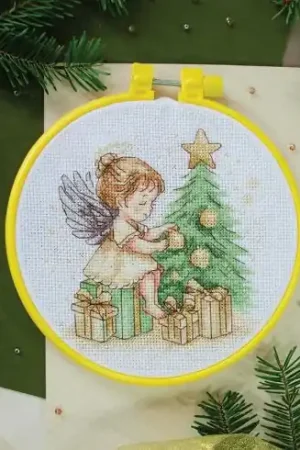 Kit per ricamo a punto croce con tamburo - Piccolo angelo di Natale - Abris Art Offerta Lampo