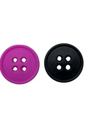 Bottone Tondo – Ø 18 mm – Linea 28 – Poliestere Opaco – 4 Buchi Di Tendenza