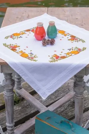 Kit tovaglia da ricamo - Animali autunnali - Vervaco Reso Gratuito