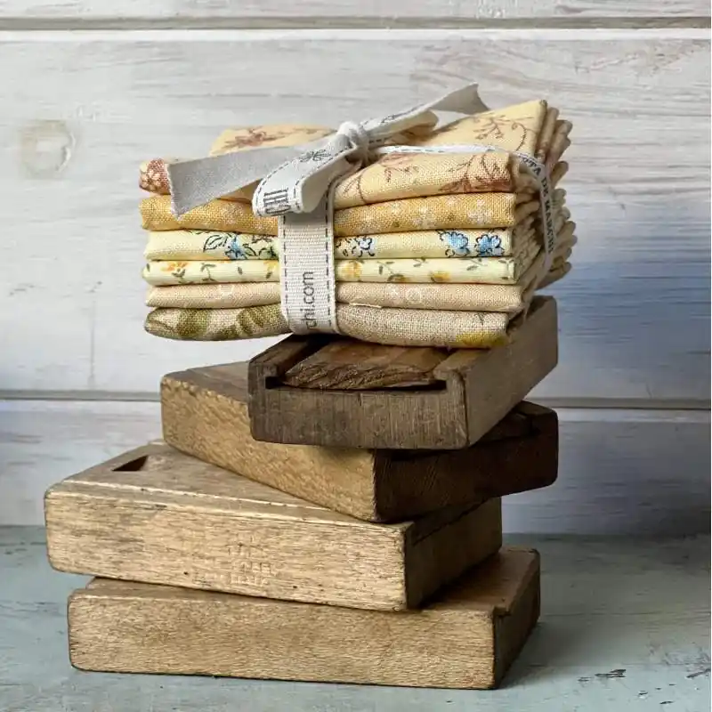 Promo Stagionale Pacchettino di Tessuti Gialli, 6 da 25 x 27 cm