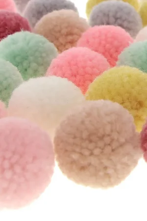 Economico Assortiment de 24 pompons ronds en polyester 3 cm - Pastel