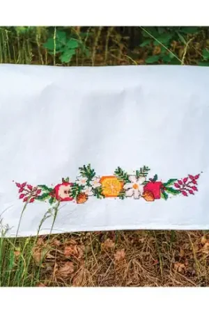 Economico Kit per ricamare un canovaccio da cucina - Frutti di Natale - Vervaco