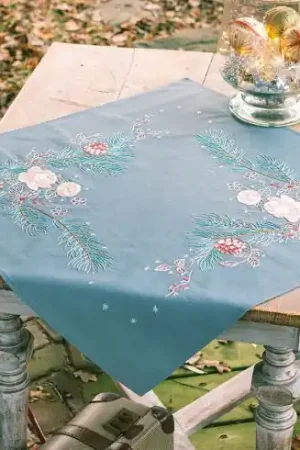 Compra Online Kit tovaglia da ricamo - Natale rosa - Vervaco