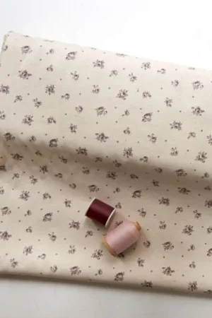 Nuovo Arrivo Tessuto misto Lino/Cotone naturale con fiorellini viola - h 150 cm - Yuwa Live Life