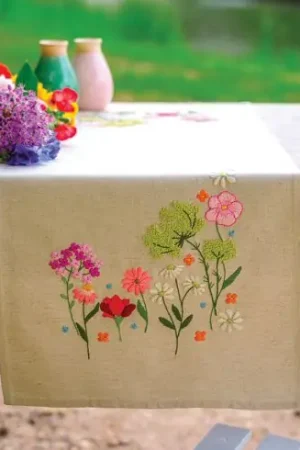 Kit runner da ricamare - Fiori selvaggi - Vervaco Offerta Del Giorno