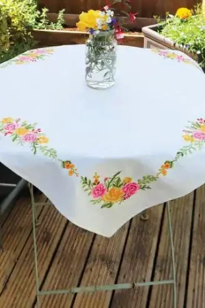 A Buon Prezzo Kit tovaglia da ricamo - Rose colorate - Trimits