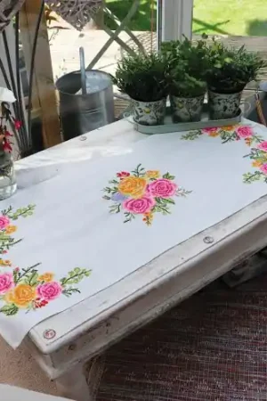 Kit runner da ricamare - Rose colorate - Trimits Novità