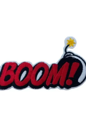 Ultime Pezzi Applicazione Patch Termoadesiva Ricamata Bomba Scritta Boom! 10x6 Cm