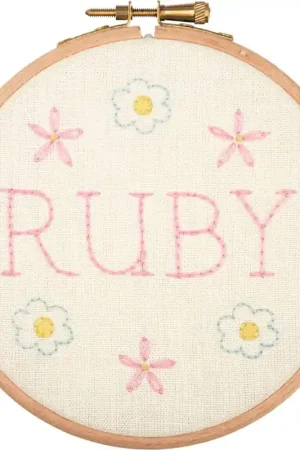 Acquista Ora Kit di Ricamo Libero + Telaio - Targhetta Nome Bambino - Anchor