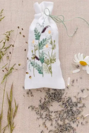 Miglior Prezzo Kit da Ricamo Freestyle Camomile  Mouse Peas - Anchor