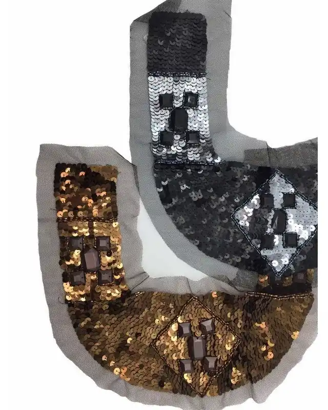 Applicazione scolli camicie e abiti base tulle paillettes e pietre cucite 26x25 cm Scelto Dai Clienti