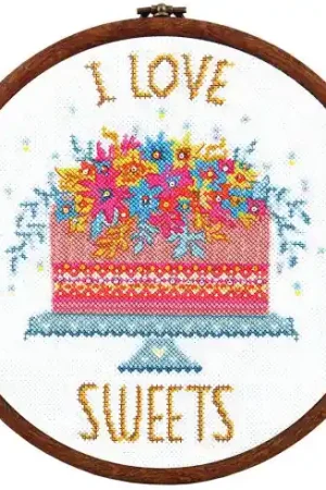 Kit per ricamo a punto croce con tamburo - Prima colazione: la torta - Charivna Mit Prezzo Basso