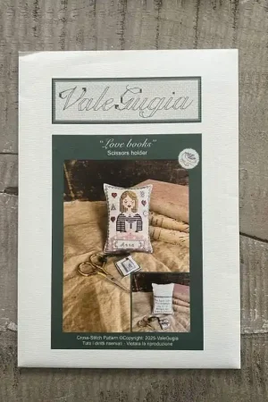 Porta Forbici, Amo i Libri - Schema a Punto Croce di ValeGugia Subito Disponibile