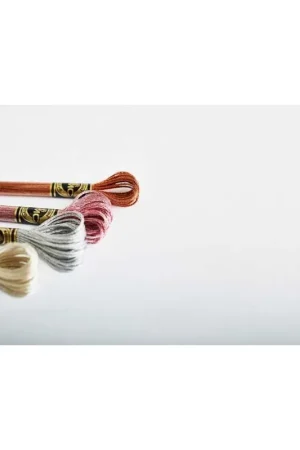 Ultime Pezzi Filo Mouliné Light Effects Art 317w DMC – Effetto Metallico e Luminoso, 6 Capo