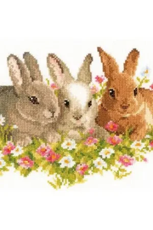 kit ricamo a punto croce - Conigli in un campo di fiori - Vervaco Spedizione Espresso