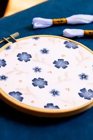 Scelto Dai Clienti Kit da Ricamo Tradizionale - Fiori Azzurri - DMC