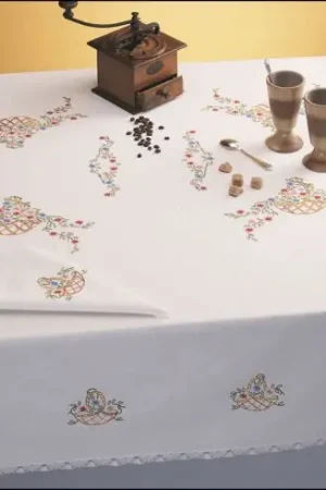 Offerta Tovaglia da ricamo - Cesto di margherite - Luc Créations