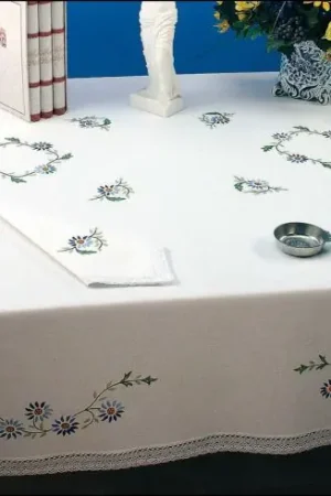 Più Venduto Tovaglia da ricamo - Margheritina blu - Luc Créations