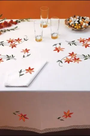 Popolare Tovaglia da ricamo - Fiori rossi - Luc Créations