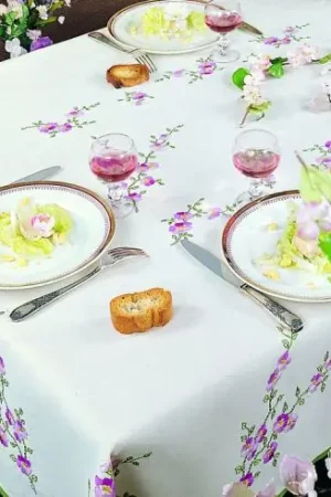 Tovaglia da ricamo - Fiori di meli - Margot de Paris Nuova Collezione