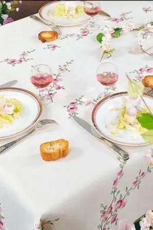 Tovagliolo da ricamo - Fiori di meli - Margot de Paris Must-Have