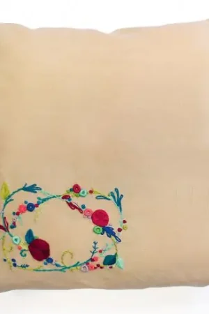 Kit cuscino da ricamo - Ghirlanda di rose - DMC Offerta