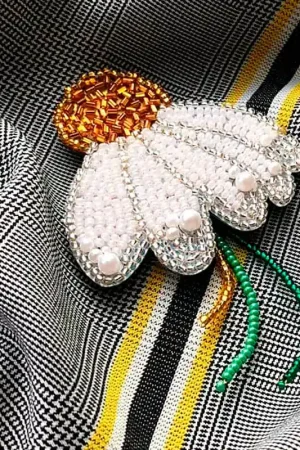 Reso Gratuito Kit Spilla per Ricamare con Perline - Chamomile - Nova Sloboda