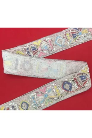 Subito Disponibile 50 Cm Gallone Tramezzo Ricamato Alto cm 6 Paillettes Base Bianca