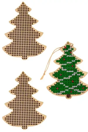 Pack di 3 Alberi in Legno Forato per Ricamo - DMC Prezzo Conveniente