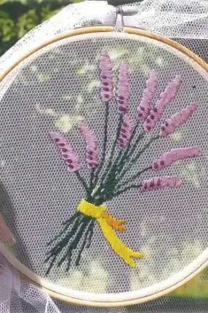 Ultima Occasione Kit di ricamo su tulle - Fili di lavanda - Duftin