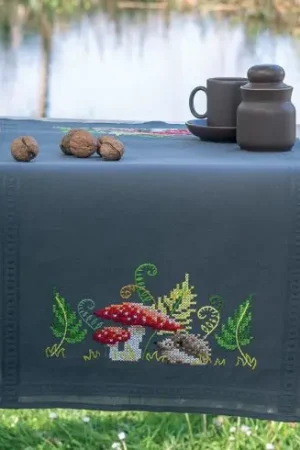 Kit runner da ricamare - Riccio con felci - Vervaco Quantità Limitata