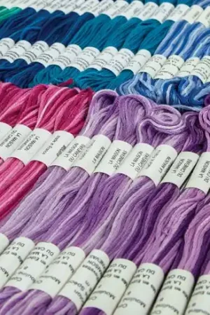 Filo per ricamo - Lotto 50 matassine Mouliné - LMC Acquista Ora