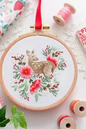 Promo Stagionale Kit per ricamo a tamburo - bambino cervio - Tamar Nahir Yanai