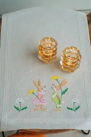 Pagamento Sicuro Kit runner da ricamare - Conigli di Pasqua - Vervaco