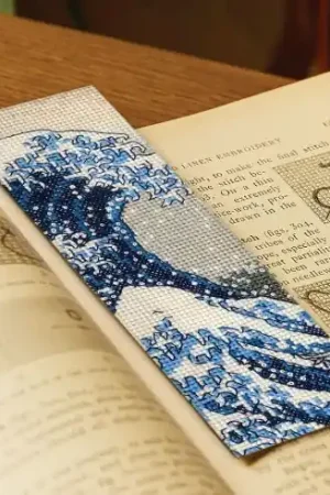 Ordina Subito Kit segnalibro da ricamo - La grande onda - DMC