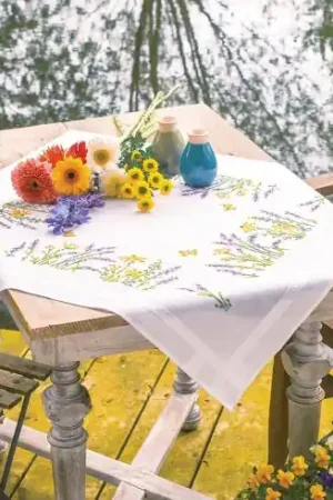 A Buon Prezzo Kit tovaglia da ricamo - Lavanda - Vervaco