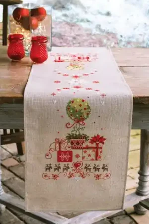 Kit runner da ricamare - Regali sotto l'albero - Vervaco Soddisfatti O Rimborsati