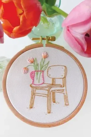 Ultime Pezzi Kit per ricamo a tamburo - Sedia e tulipani - Tamar Nahir Yanai