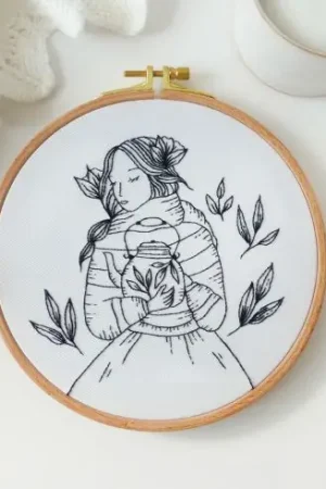 Spedito Oggi Kit per ricamo a tamburo - Ora del tè - Nero - Tamar Nahir Yanai