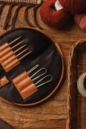 Custodia in pelle a maglia - Astuccio per aghi uncinati Dian - Whisky - Muud Soddisfatti O Rimborsati